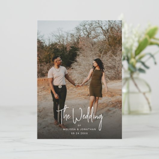 ミニマルなブラックフォトスクリプトQRコード結婚の 招待状 (スタンド正面)