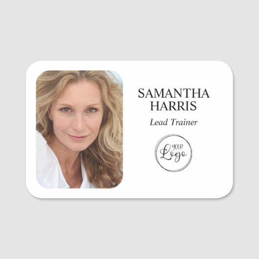 ミニマルなブラックロゴと写真 名札 (正面)