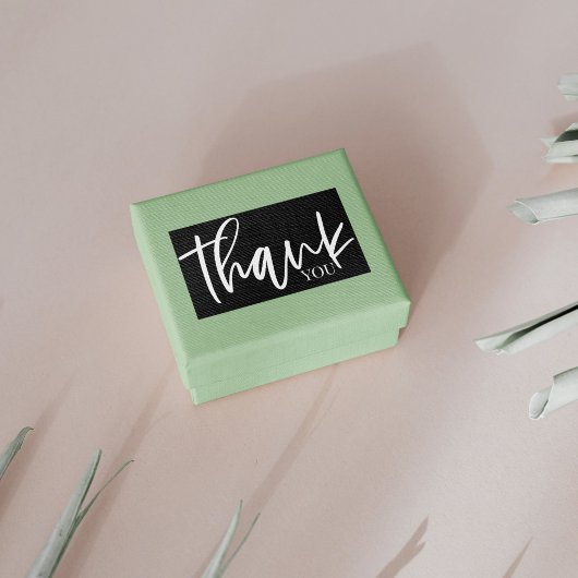 ミニマルなブラック＆ホワイトのサンキューステッカー ラベル