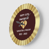 ミニマルなブルゴーニュ結婚と金ゴールド記念日 ラージ壁時計 (傾斜)