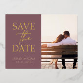 ミニマルなプラムパープルフォトウェディングデートを保存 箔シーズンポストカード (正面)