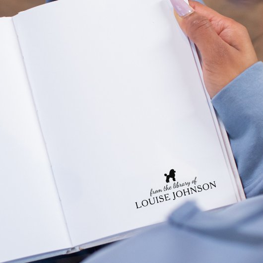 ミニマルなプードル犬の図書室から，本 ラバースタンプ