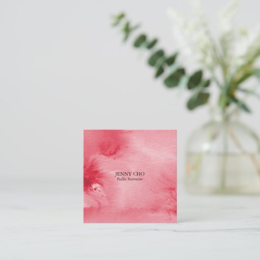 ミニマルなホットピンクのテクスチャ付き名刺の正方形 スクエア名刺 (スタンド正面)