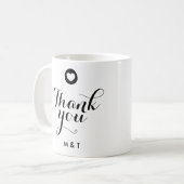 ミニマルなホワイトウェディング サンクススクリプト モノグラム コーヒーマグカップ (正面左)