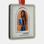 ミニマルなホワイトブルゴーニュ写真卒業 メタルオーナメント (右)