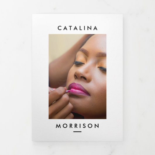 ミニマルなメイクアップアーティストピンクリップサロンパンフレット 三つ折りカード (カバー)