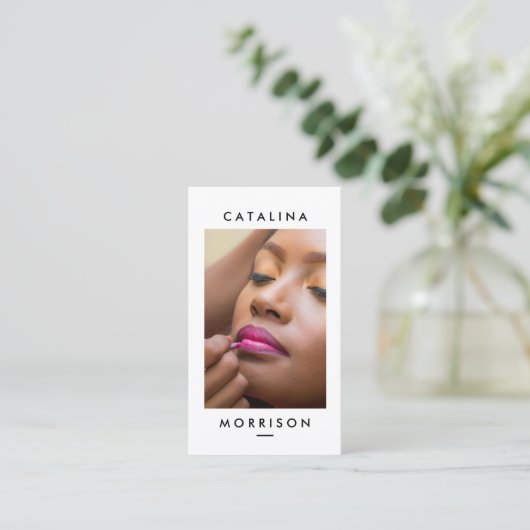 ミニマルなメイクアップアーティストピンクリップ写真 名刺 (スタンド正面)
