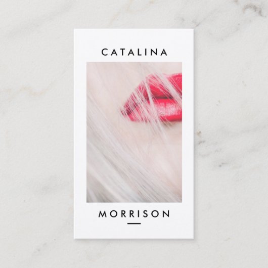 ミニマルなメイクアップアーティスト赤い唇の写真 名刺 (正面)