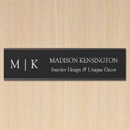 ミニマルなモノグラムまたはロゴの追加ビジネスブラック サインプレート