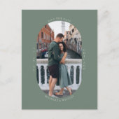 ミニマルなモノグラムセージ緑の写真日付を保存 ポストカード (正面)