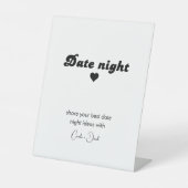 ミニマルなレトロ日付の夜のアイディア記号 台座サイン (正面)