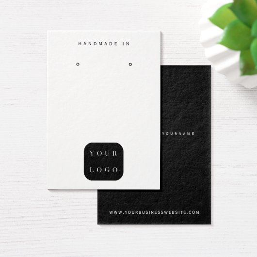 ミニマルなロゴ白黒ジュエリー表示 (デスク)