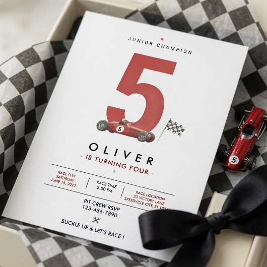 ミニマルなヴィンテージF1レーシングカー 5歳の誕生日 招待状