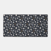 ミニマルな優しカラフルい庭の野草 デスクマット (正面)