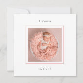 ミニマルな写真 赤ちゃん女の子の誕生発表 (正面)