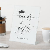 ミニマルな卒業カードとギフト 台座サイン (インサイチュ)
