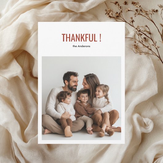 ミニマルな感謝の Thanksgiving 家族写真 招待状