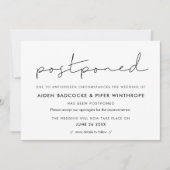 ミニマルな手書きの延期された発表 招待状 (正面)