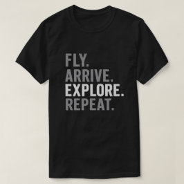 ミニマルな旅行の引用文のタイポグラフィー Tシャツ