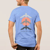 ミニマルな日本漁鷹浮世絵スタイル ブルー トライブレンドＴシャツ (裏面)