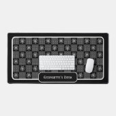 ミニマルな白い花 – チェック付き黒 デスクマット (キーボード&マウス)