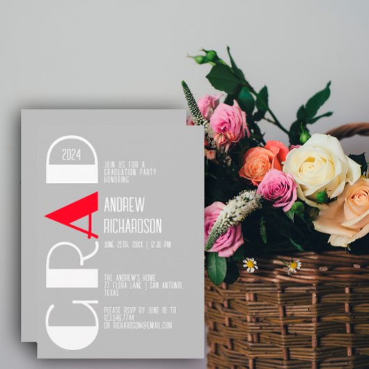 ミニマルな白い赤の卒業グレー 案内状