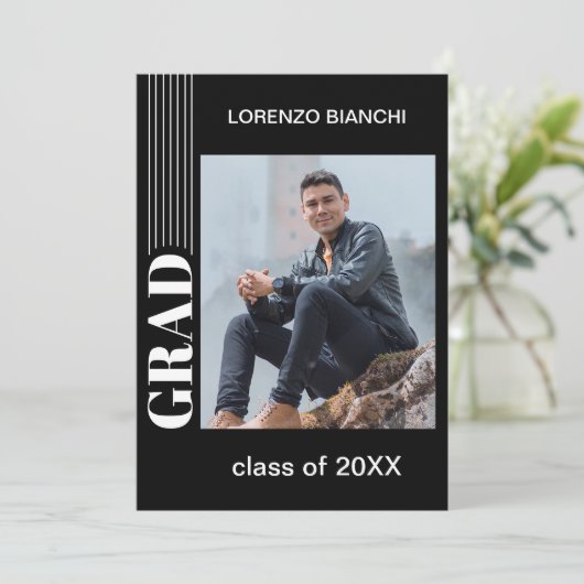 ミニマルな白黒おめでとう卒業 案内状 (スタンド正面)