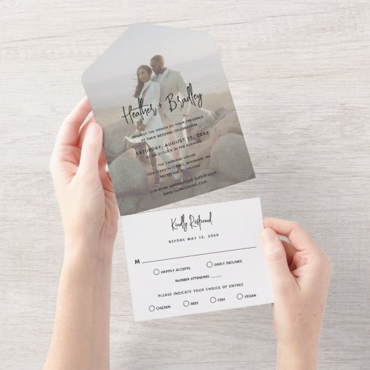 ミニマルな白黒の写真モダンの結婚数 オールインワン招待状 (貼ってはがせる)