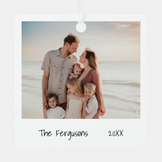 ミニマルな白黒の家族の写真クリスマス メタルオーナメント (正面)