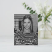 ミニマルな白黒フォト卒業パーティー インビテーションポストカード (スタンド正面)