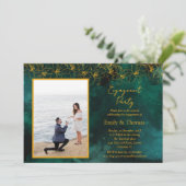 ミニマルな緑の背景結婚の婚約Invite 招待状 (スタンド正面)