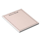 ミニマルな豪華なピエレガントンクの机から ノートパッド (アングル)