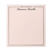 ミニマルな豪華なピエレガントンクの机から ノートパッド (正面)