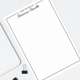 ミニマルな黒エレガント本の机から ポストイット