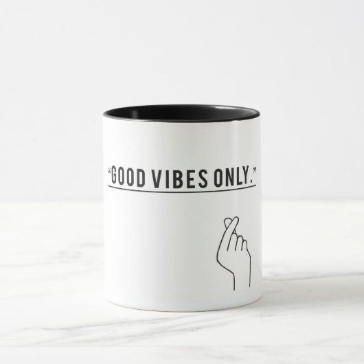 ミニマルな「Good Vibes Only」コーヒやる気を起こさせるー マグカップ (中央)