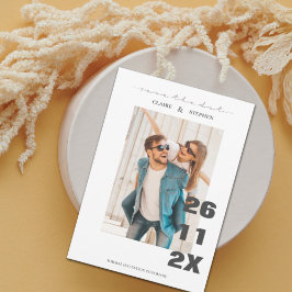 ミニマルはっきりしたフォント白黒結婚写真 セーブザデート