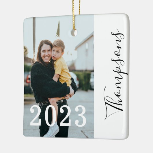 ミニマルはっきりしたモダン年ファミリ名スクリプトの写真 セラミックオーナメント (左)