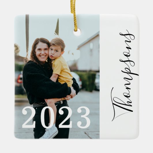 ミニマルはっきりしたモダン年ファミリ名スクリプトの写真 セラミックオーナメント