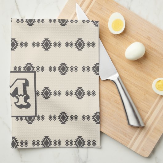 ミニマルアステカリストジオメトリックなタイムレスパターン キッチンタオル (四つ折り)