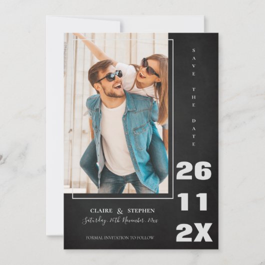 ミニマルエレガントはっきりしたフォントホワイト結婚ブラック セーブザデート (正面)