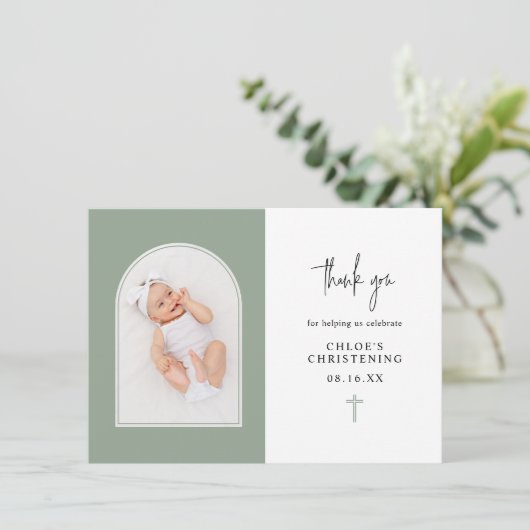 ミニマルエレガントセージグリーンアーチフォト《キリスト教》洗礼式や命名式 サンキューカード (スタンド正面)