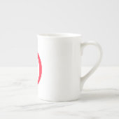 ミニマルエレガントリストクラシカルレッドモノグラムイニシャル ボーンチャイナマグカップ (右)