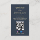 ミニマルエレガントリストモノグラムダークブルーQRビジネス 名刺 (裏面)
