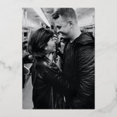 ミニマルエレガントリスト金ゴールドブラックスクリプトフォト結婚ズ 箔招待状 (裏面)