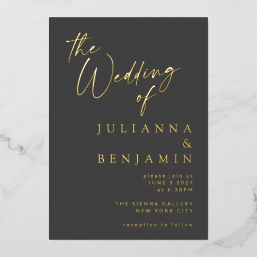 ミニマルエレガント金ゴールドブラックスクリプトシック結婚ズ 箔招待状 (正面)