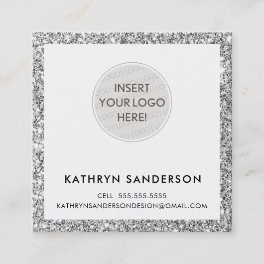 ミニマルカスタムモダンロゴのシックなシルバーグリッター スクエア名刺 (正面)