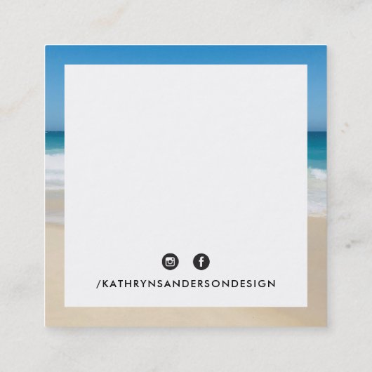 ミニマルカスタムモダンロゴのシックな熱帯ビーチ スクエア名刺 (裏面)