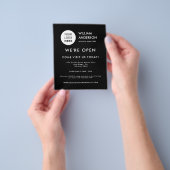 ミニマルカスタムリストモダンロゴBlack Grand Opening チラシ (手)