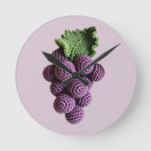 ミニマルクールリストパープルグランマチッククロチェットグレープ ラウンド壁時計 (正面)