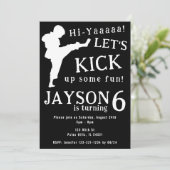 ミニマルシンプル白黒少年の空手の誕生日 招待状 (スタンド正面)